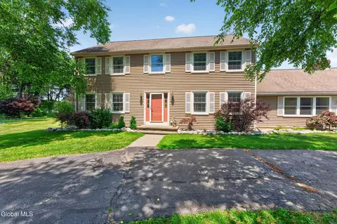 88 Oak Valley Way, Queensbury, NY 12804