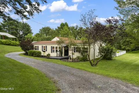 96 Brickhouse Rd, Stillwater, NY 12170