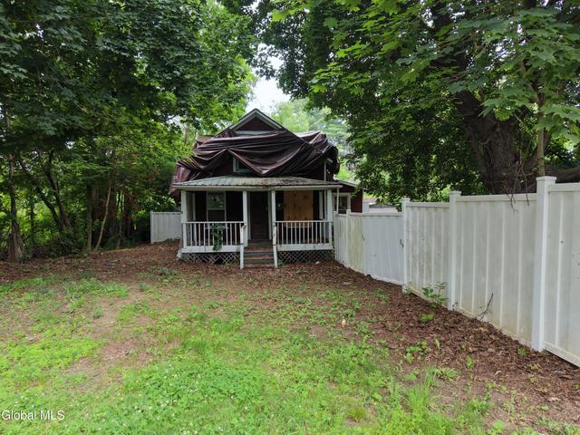 195 Lakeview Ave, Port Henry, NY 12974