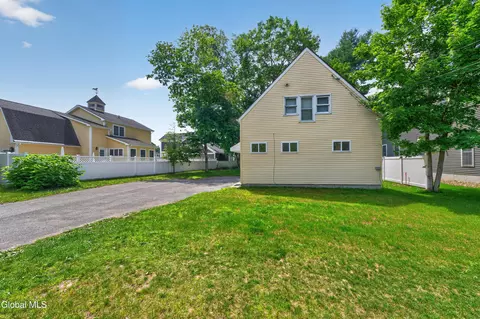 303 Jefferson St, Saratoga Springs, NY 12866