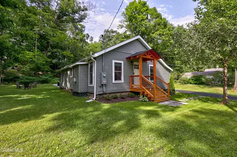 24 Mohican Rd, Bolton Landing, NY 12814
