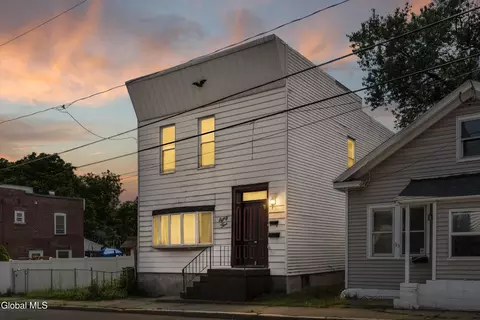 85 Lancaster St, Cohoes, NY 12047