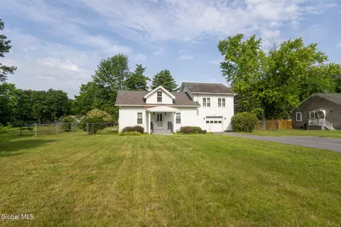 595 Gansevoort Rd, Moreau, NY 12803