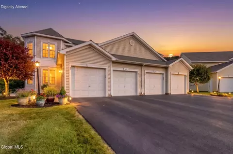 45 Patroon Pointe Dr, Rensselaer, NY 12144