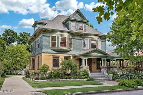 19 Marion Pl, Saratoga Springs, NY 12866