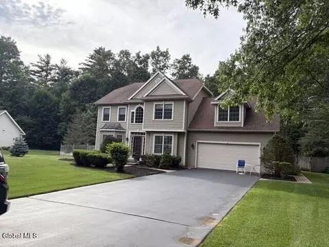 39 Brookside Dr, Saratoga Springs, NY 12866 photo 2
