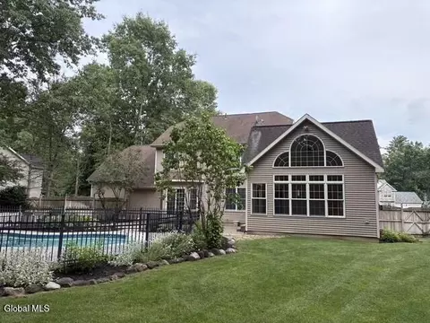 39 Brookside Dr, Saratoga Springs, NY 12866 photo 6