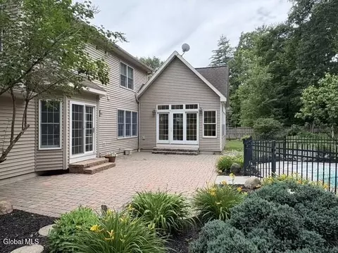 39 Brookside Dr, Saratoga Springs, NY 12866 photo 4