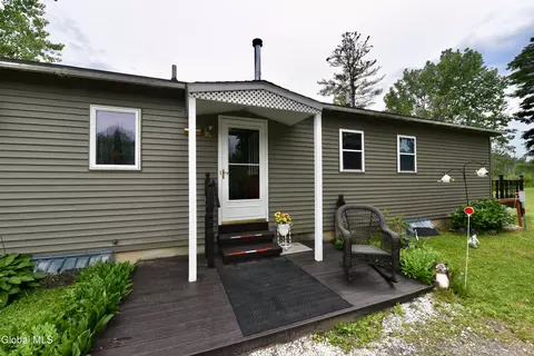 1252 Midline Rd, Amsterdam, NY 12010