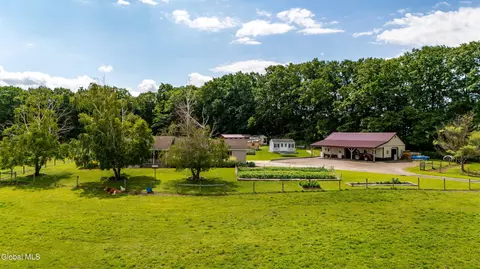 Exterior - 135 Rappa Rd, Sprakers, NY 12166 photo 4 of 13
