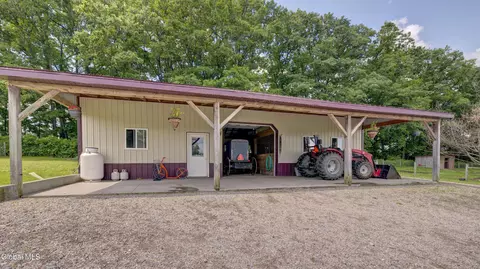 Exterior - 135 Rappa Rd, Sprakers, NY 12166 photo 2 of 13