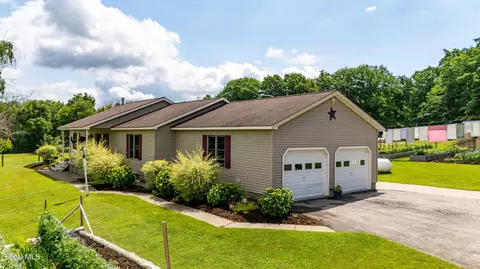 Exterior - 135 Rappa Rd, Sprakers, NY 12166 photo 7 of 13