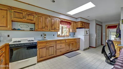 Kitchen - 135 Rappa Rd, Sprakers, NY 12166 photo 2 of 3