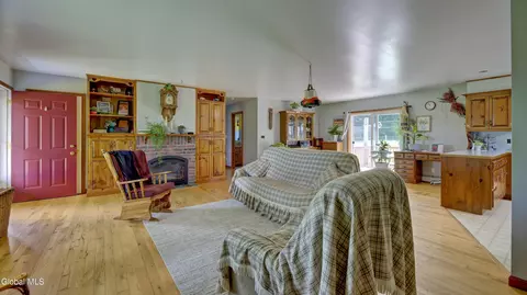 Living - 135 Rappa Rd, Sprakers, NY 12166 photo 2 of 3