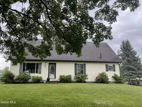 370 Johnson Hill Rd, Hoosick Falls, NY 12090