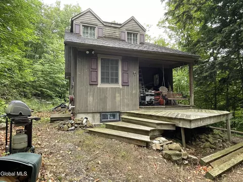139 Hogtown Rd, Fort Ann, NY 12827