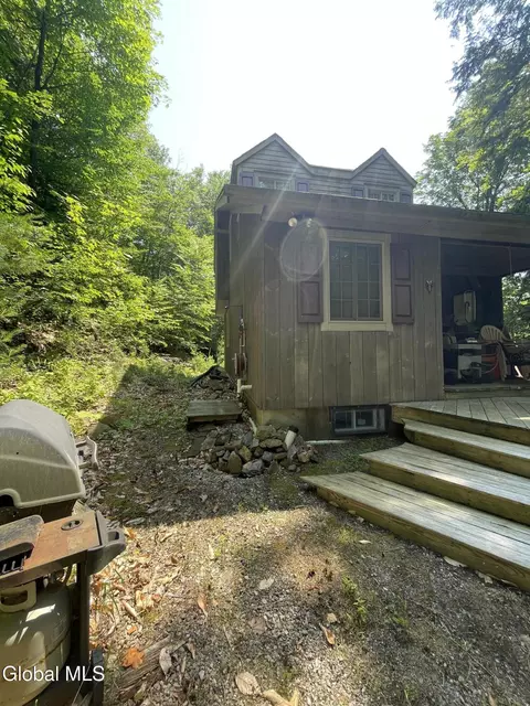 139 Hogtown Rd, Fort Ann, NY 12827