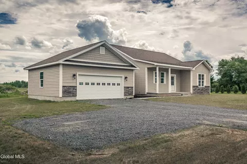 105 Jady Ln, Tribes Hill, NY 12177