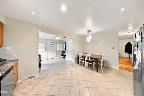 1209 Mader St, Schenectady, NY 12308 photo 10