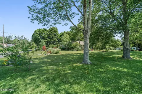 Exterior - 102 Marson Ave, Glenville, NY 12302 photo 12 of 15