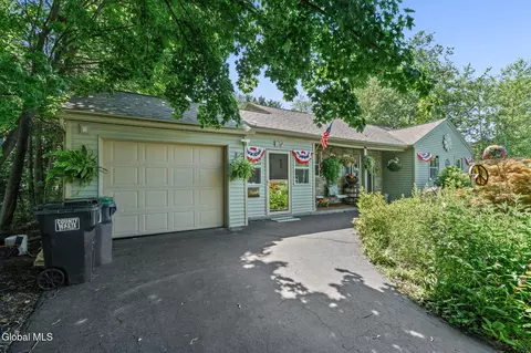 Exterior - 102 Marson Ave, Glenville, NY 12302 photo 2 of 15