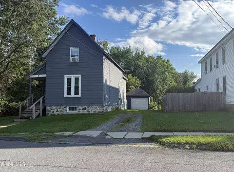 30 W Decker St, Johnstown, NY 12095