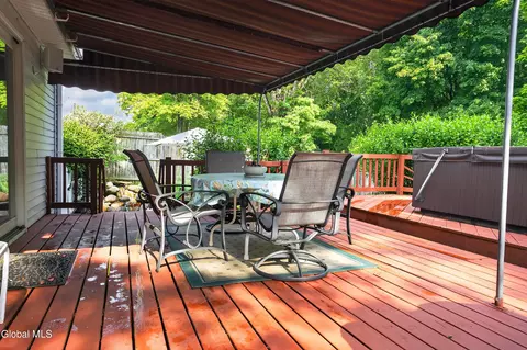 Exterior - 3059 E Old State Rd, Schenectady, NY 12303 photo 8 of 13