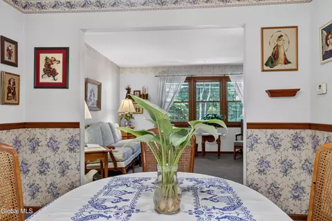 Dining - 3059 E Old State Rd, Schenectady, NY 12303 photo 4 of 6