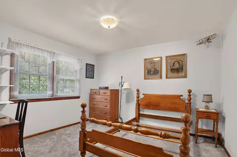 Bedroom - 3059 E Old State Rd, Schenectady, NY 12303 photo 4 of 5
