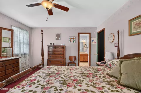 Bedroom - 3059 E Old State Rd, Schenectady, NY 12303 photo 2 of 5