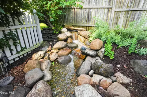 Exterior - 3059 E Old State Rd, Schenectady, NY 12303 photo 6 of 13