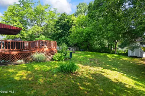 Exterior - 3059 E Old State Rd, Schenectady, NY 12303 photo 12 of 13
