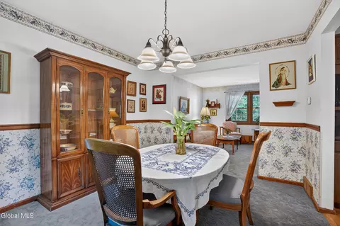 Dining - 3059 E Old State Rd, Schenectady, NY 12303 photo 2 of 6