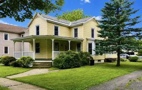 9 Grove Ave, Glens Falls, NY 12801