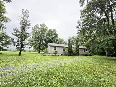 39 Lower Flat Rock Rd, Feura Bush, NY 12067