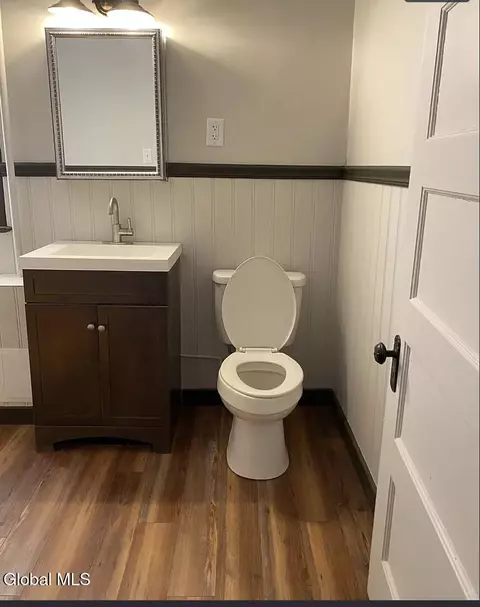 Bath - 1114 Union St, Schenectady, NY 12308 photo 3 of 6