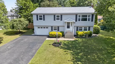 10 Marco Polo Dr, Latham, NY 12110