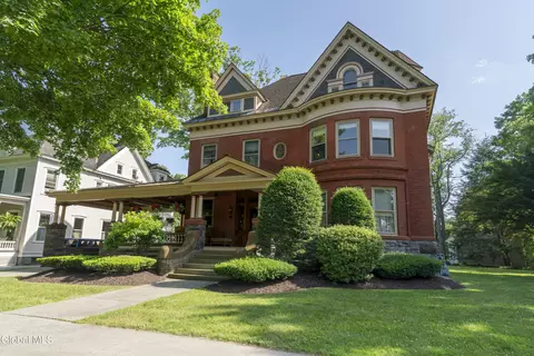 84 Union Ave, Saratoga Springs, NY 12866