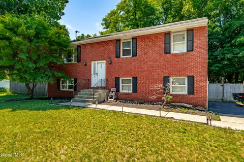 2 Melissa Ct, Albany, NY 12205