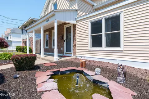 Exterior - 809 Thompson St, Schenectady, NY 12306 photo 4 of 10