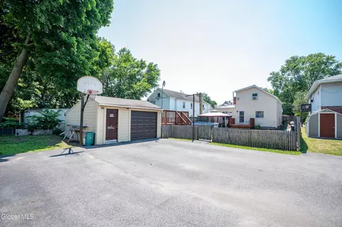 Exterior - 809 Thompson St, Schenectady, NY 12306 photo 6 of 10