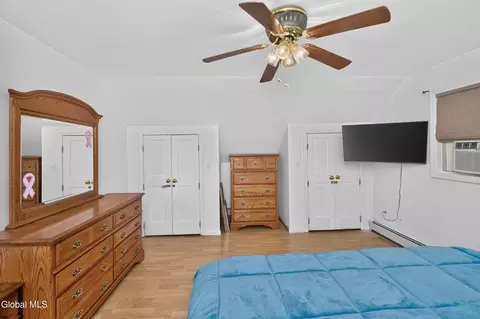 Bedroom - 809 Thompson St, Schenectady, NY 12306 photo 5 of 6