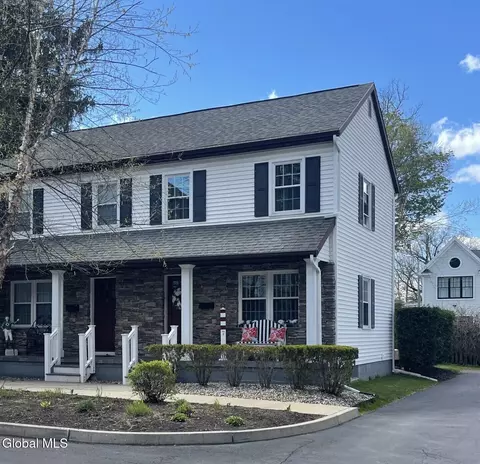 11 Cottage St #7, Saratoga Springs, NY 12866