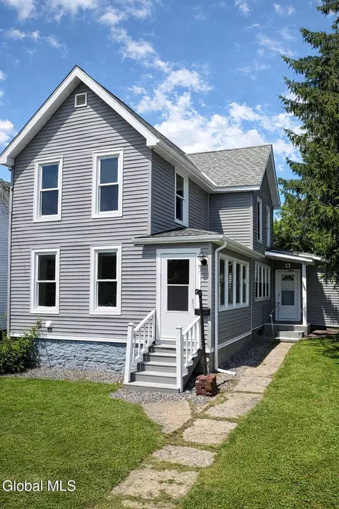 19 Matthew St, Johnstown, NY 12095