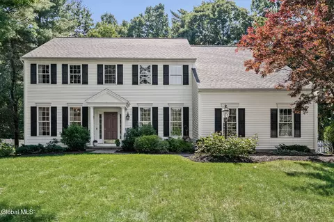 22 Parkside Trl, Ballston Lake, NY 12019