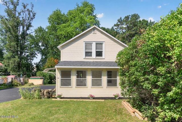 32 Dorlyn Rd, Albany, NY 12205