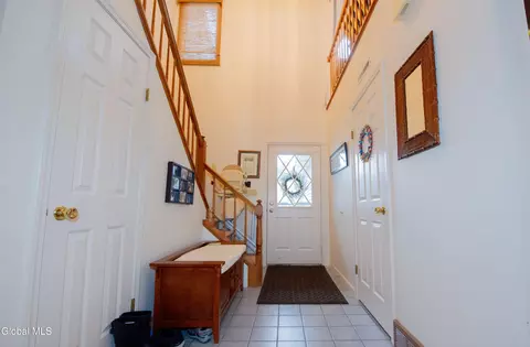 Entry Way - 92 Commonwealth Dr, Glenmont, NY 12077 photo 2 of 2