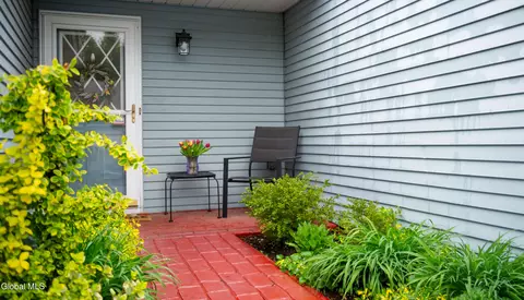 Exterior - 92 Commonwealth Dr, Glenmont, NY 12077 photo 6 of 7