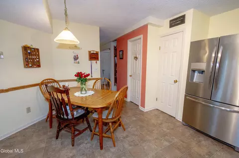 Dining - 92 Commonwealth Dr, Glenmont, NY 12077 photo 4 of 4
