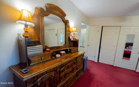 Bedroom - 92 Commonwealth Dr, Glenmont, NY 12077 photo 3 of 5